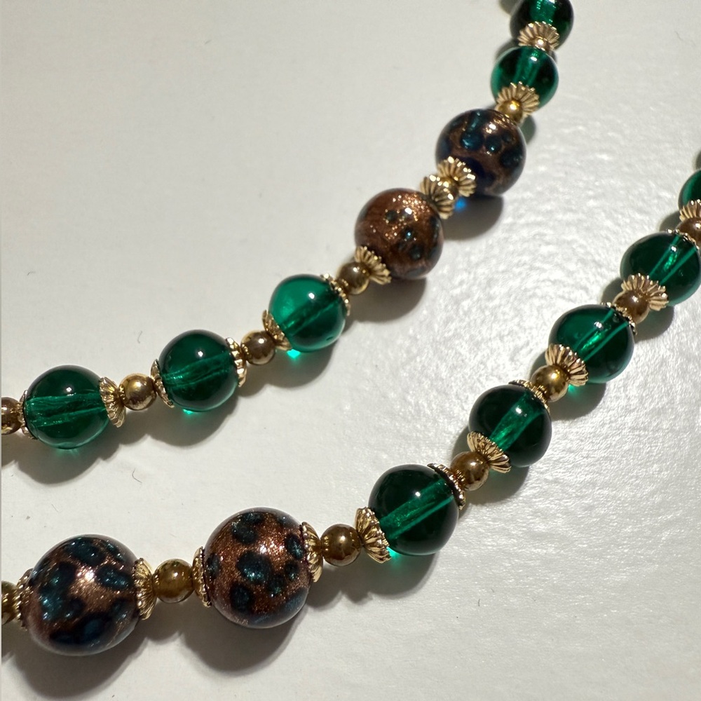 Elegant Green/Gold Murano Beaded Necklace